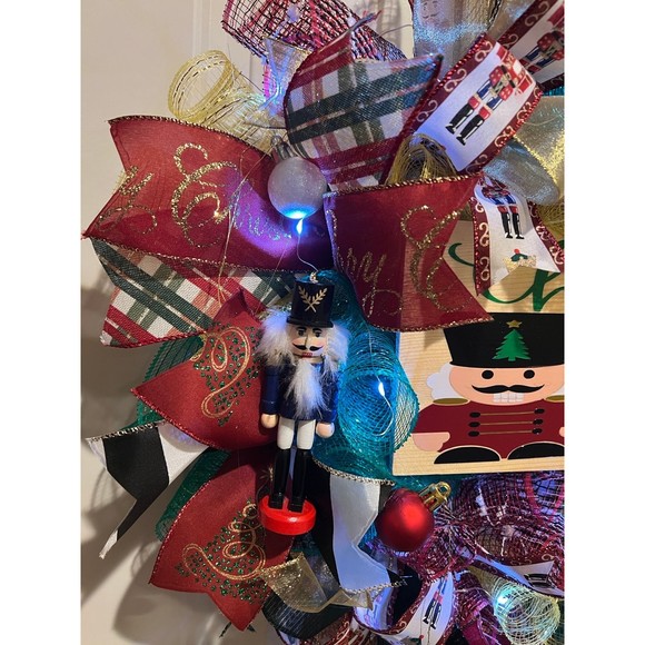 Christmas Nutcracker Holiday Ribbon Door Wreath Handmade 22 ins LED W3 - Picture 8 of 12
